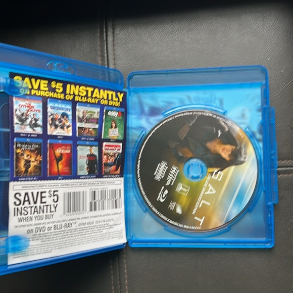 Salt Movie Angelina Jolie Unrated Edition Action Blu-Ray - Picture 3 of 3